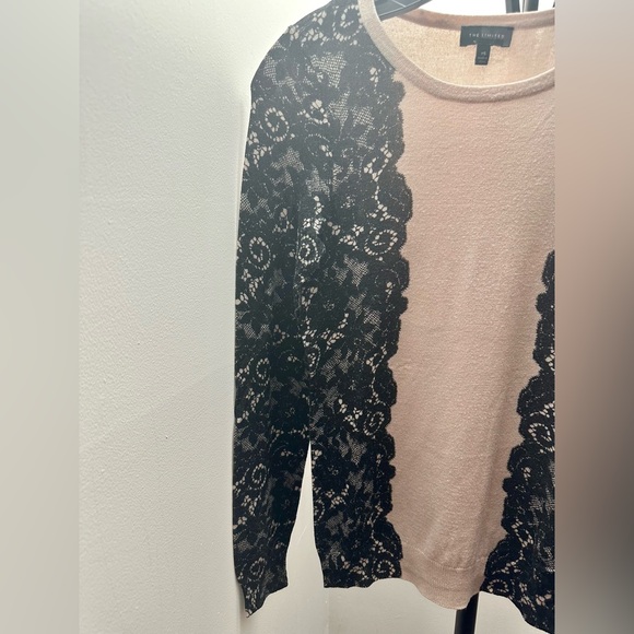 The Limited Dusty Pink with Black Lace Print Light Sweater, Size XS - Picture 2 of 7